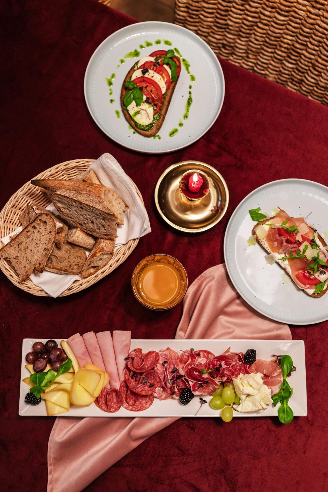 Klaudia'S Hotel & Restaurant At Golf Resort, Bac Samorin Exteriér fotografie