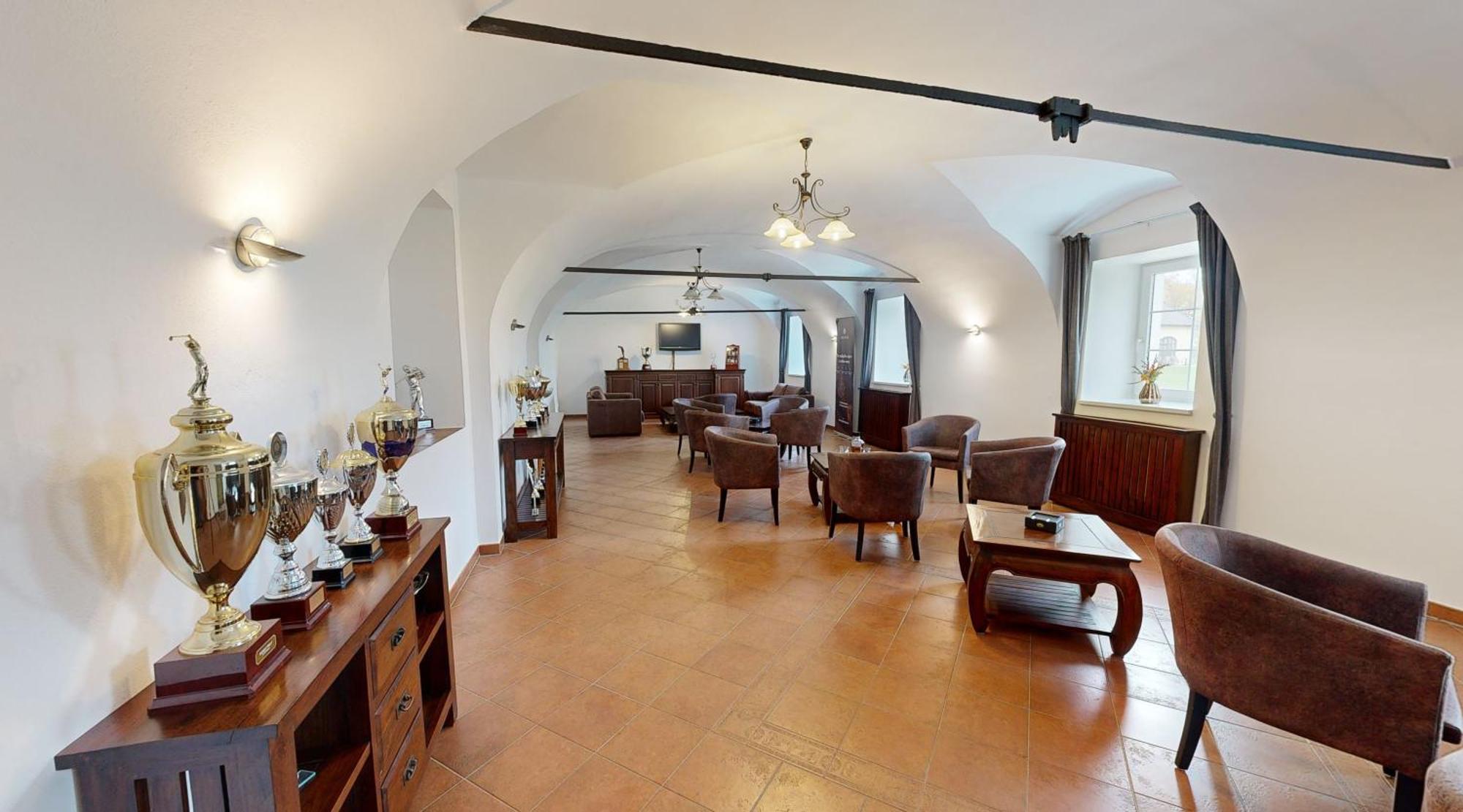 Klaudia'S Hotel & Restaurant At Golf Resort, Bac Samorin Exteriér fotografie